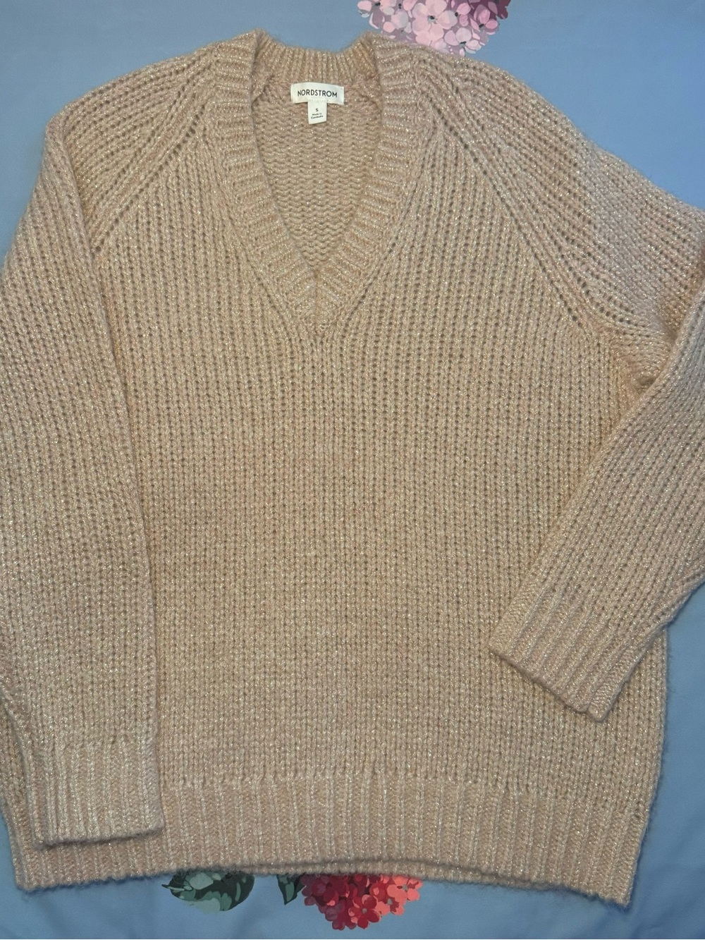 Nordstrom Women’s Pink Rosewater Metallic Ribbed V-Neck Sweater